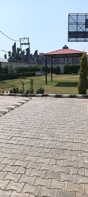 Swimming Pool in 3 BHK Apartment at Ambala Highway – for Rent