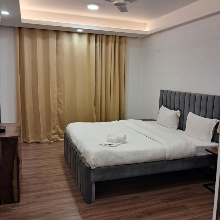 Bedroom, hauz khas enclave 3 Bedroom 1000 Sq.Ft. Builder Floor In Hauz Khas Enclave Delhi 10406089