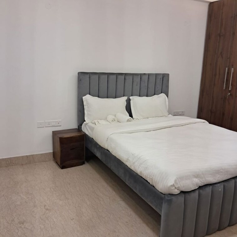 Bedroom, hauz khas enclave 3 Bedroom 1000 Sq.Ft. Builder Floor In Hauz Khas Enclave Delhi 10406089