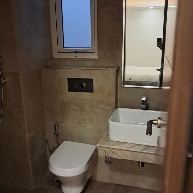Attached Bathroom, hauz khas enclave 3 Bedroom 1000 Sq.Ft. Builder Floor In Hauz Khas Enclave Delhi 10406089