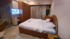 4 BHK + Pooja Room,Servant Room,Extra Room,Store Room Penthouse For Sale in Nidhivan Apartments