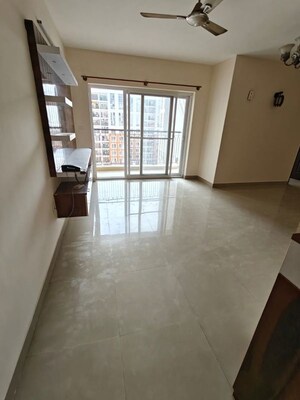 Room in 2 BHK Apartment at Godrej Aqua, International Airport Road – for Rent