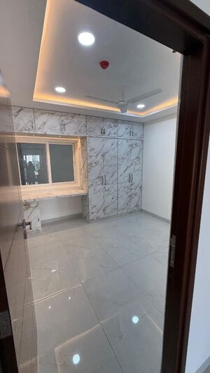 Bathroom in 3 BHK Apartment at Poulomi Anate, Kokapet – for Rent
