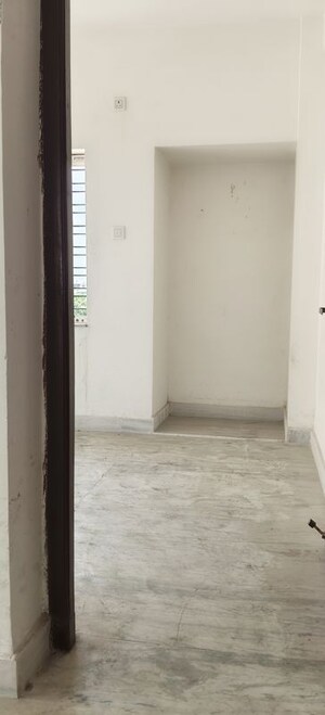 Room in 2 BHK Apartment at Bosepukur – for Sale