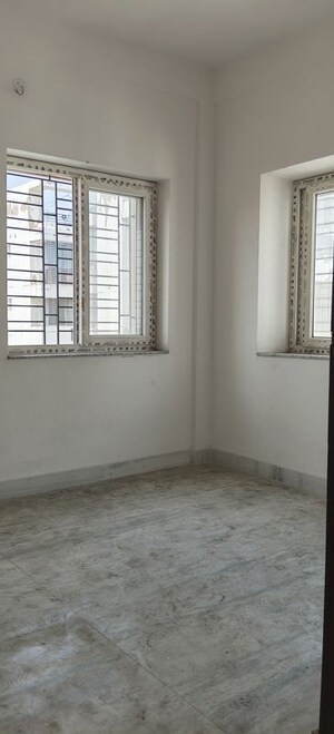 Room in 2 BHK Apartment at Bosepukur – for Sale