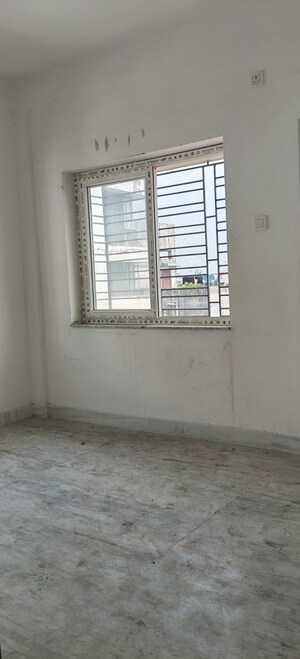 Room in 2 BHK Apartment at Bosepukur – for Sale