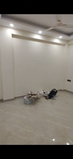 Parking in 2 BHK Builder Floor at Greater Kailash I – for Rent