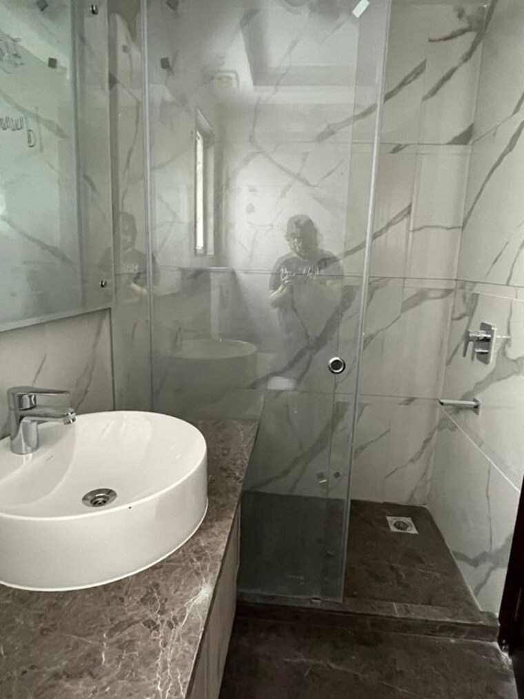 Bathroom, greater kailash i 3 Bedroom 1872 Sq.Ft. Independent House In Greater Kailash I Delhi 10406124