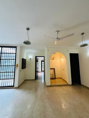 Room in 5 BHK Independent House at Dlf Cyber City – for Rent