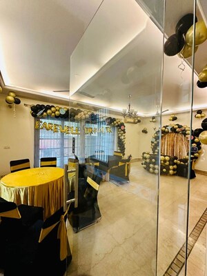 Team Area in 5 BHK Independent House at Dlf Cyber City – for Rent