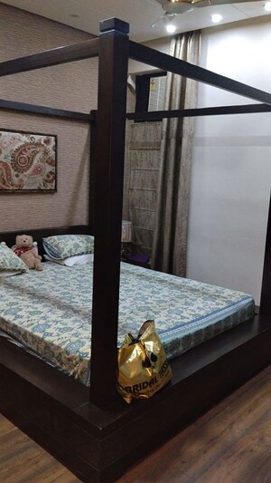 Bedroom in 3 BHK Apartment at Sector 82 – for Rent