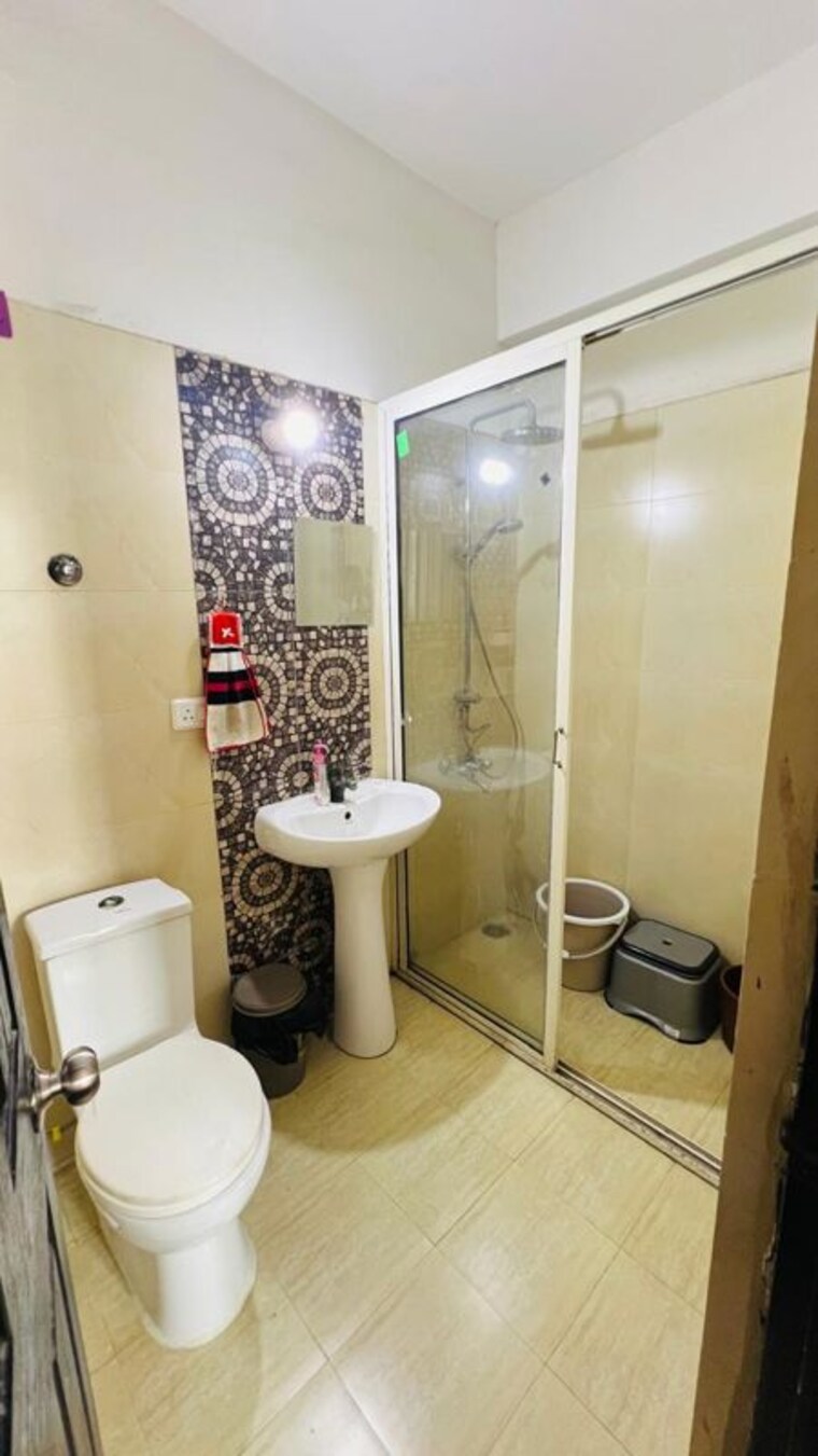 Living Room, amrapali-silicon-city 2.5 Bedroom 1180 Sq.Ft. Apartment In Sector 76 Noida 10406161