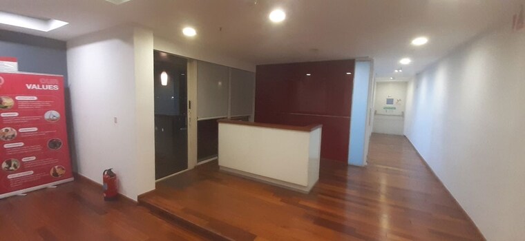 Room, marathon-icon Commercial Office Space 760 Sq.Ft. In Lower Parel Mumbai 10406187