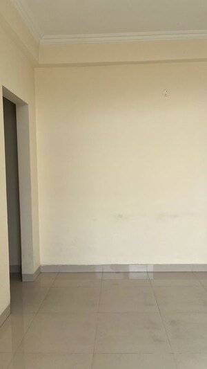 Room in 3 BHK Apartment at Motiaz Royal Citi, Ambala Highway – for Rent