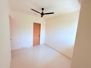 Room in 2 BHK Apartment at Kanakia Spaces Niharika, Manpada – for Rent