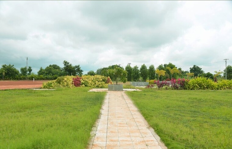 Garden, sgd-elite  200 Sq.Yd. Plot In Chintapallyguda Hyderabad 10406207