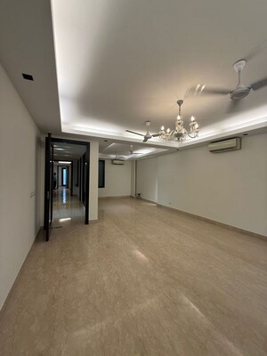 Room in 4 BHK Builder Floor at Greater Kailash I – for Rent