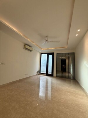 Room in 4 BHK Builder Floor at Greater Kailash I – for Rent