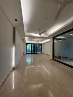 4 BHK + Pooja Room,Servant Room Builder Floor For Rent in Greater Kailash I