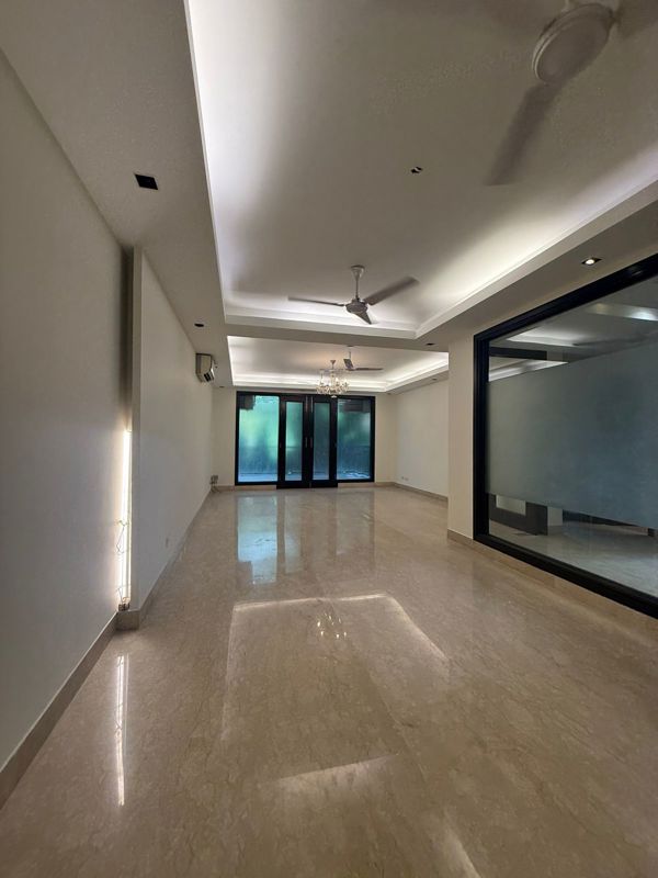 4 BHK + Pooja Room,Servant Room Builder Floor For Rent in Greater Kailash I