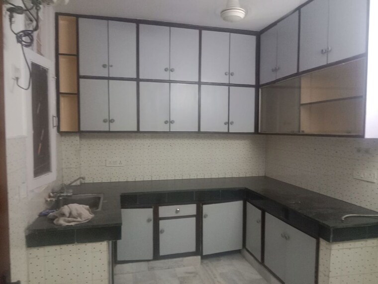 Kitchen, hauz khas market 3 Bedroom 200 Sq.Ft. Builder Floor In Hauz Khas Market Delhi 10406222