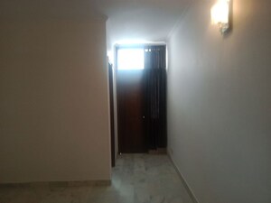 Room in 3 BHK Builder Floor at Hauz Khas Market – for Rent