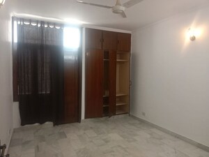 Room in 3 BHK Builder Floor at Hauz Khas Market – for Rent