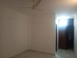 Room in 3 BHK Builder Floor at Hauz Khas Market – for Rent