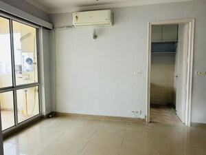 Room in 3 BHK Apartment at Bestech Park View City 1, Sector 48 – for Rent