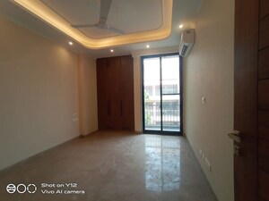 Room in 3 BHK Builder Floor at Greater Kailash I – for Rent