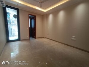 Room in 3 BHK Builder Floor at Greater Kailash I – for Rent