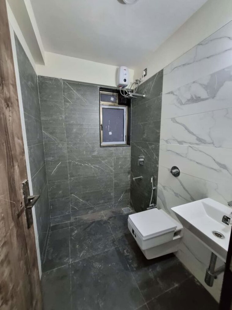 Bathroom, shiv-shakti-tower-28 2 Bedroom 720 Sq.Ft. Apartment In Malad East Mumbai 10406252