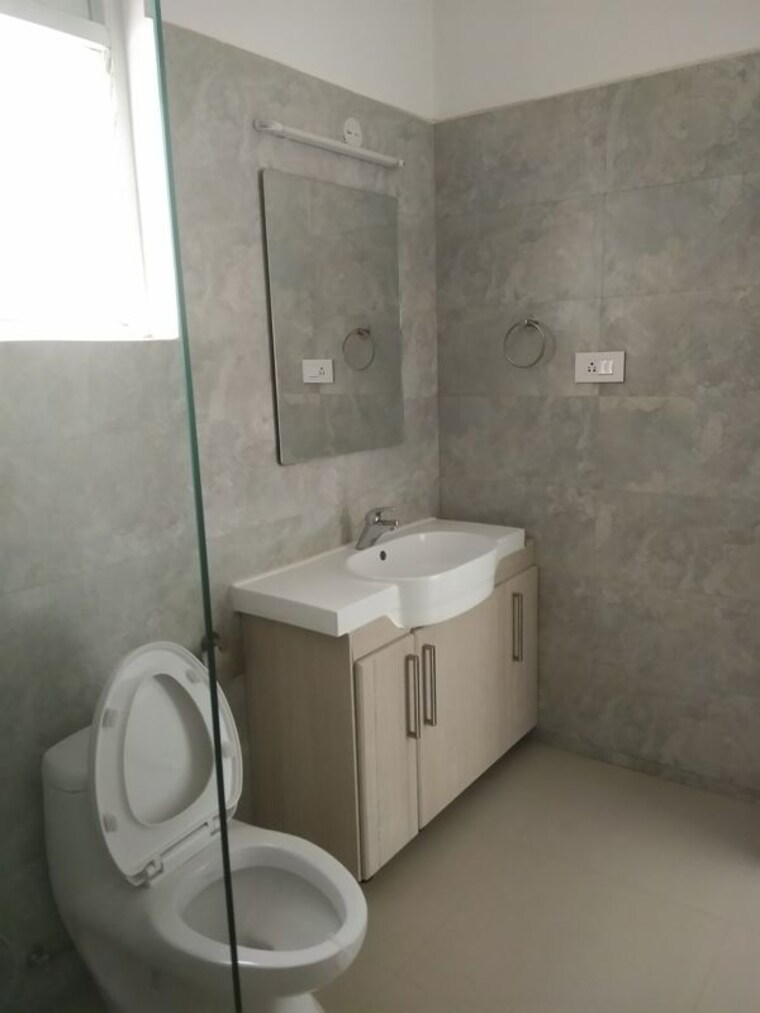 Bathroom, babukhan-lakefront 4 Bedroom 3300 Sq.Ft. Villa In Kokapet Hyderabad 10380509