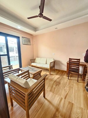 Bedroom in 2 BHK Builder Floor at Sector 21 – for Rent
