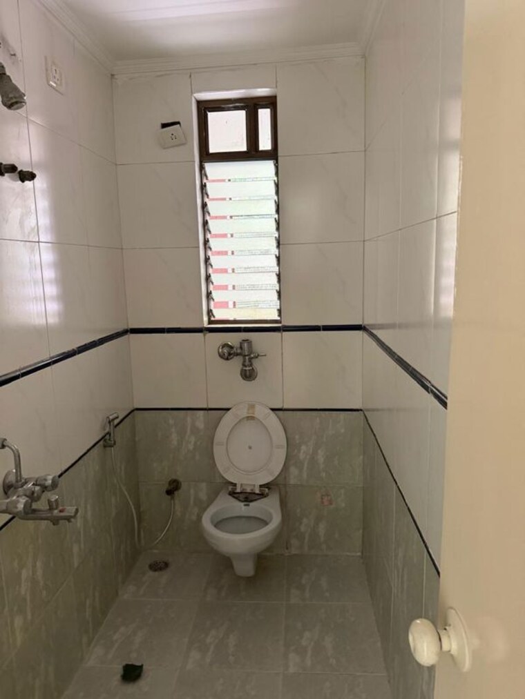 Bathroom, deonar-apartments 2 Bedroom 750 Sq.Ft. Apartment In Chembur Mumbai 10406273