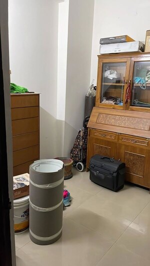 Furnished Amenities in 3.5 BHK Apartment at Wave Amore, Sector 32 – for Rent