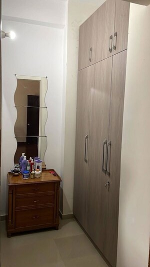 Furnished Amenities in 3.5 BHK Apartment at Wave Amore, Sector 32 – for Rent