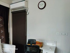 Furnished Amenities in 3.5 BHK Apartment at Wave Amore, Sector 32 – for Rent