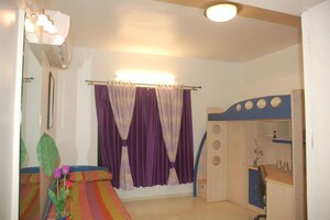 Team Area in 4 BHK Builder Floor at Rohan 10 Kasturkunj, Ashok Nagar – for Sale