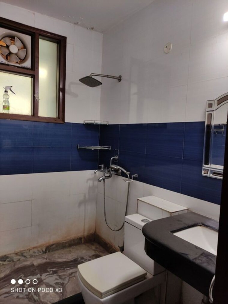 Bathroom, malibu town 3 Bedroom 2000 Sq.Ft. Builder Floor In Malibu Town Gurgaon 10406302