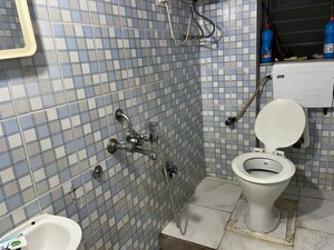 Bathroom in 2 BHK Apartment at Shah Complex 2, Sanpada – for Rent
