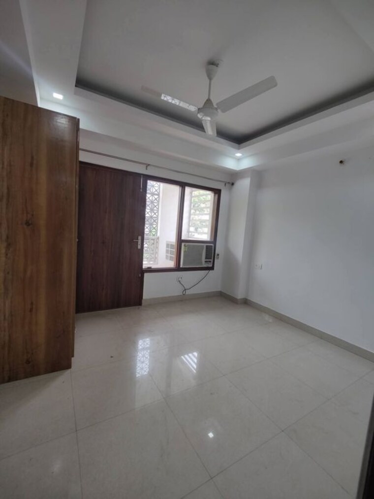 Room, sector 9 3 Bedroom 350 Sq.Ft. Builder Floor In Sector 9 Gurgaon 10406358