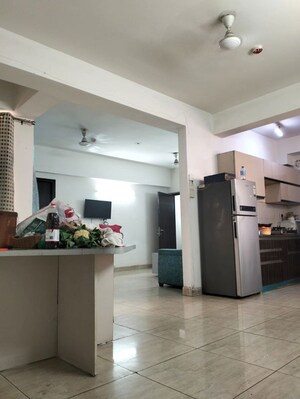 Team Area in 3 BHK Builder Floor at Dlf Phase I – for Rent