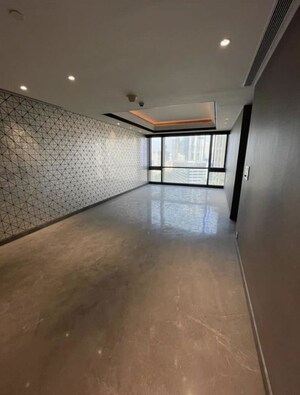 Room in 4 BHK Apartment at Lodha Trump Tower, Worli – for Rent