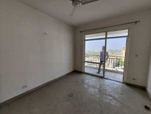 Room in 3 BHK Apartment at ERA Redwood Residency, Sector 78 – for Sale