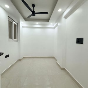 Room in 3 BHK Apartment at Conscient Heritage Max, Sector 102 – for Sale