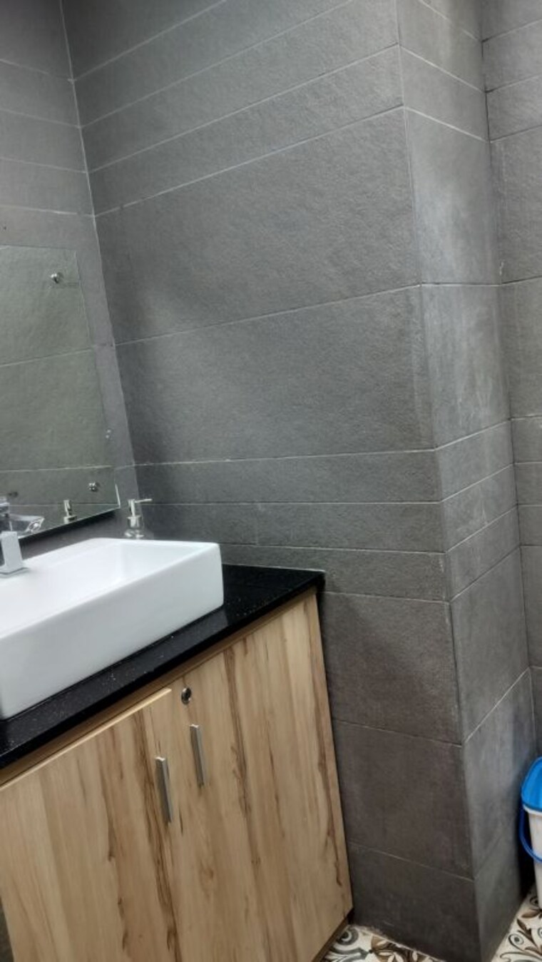 Bathroom, dlf-corporate-greens Commercial Office Space 1642 Sq.Ft. In Sector 74a Gurgaon 10406438
