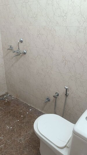 Bathroom in 6 BHK Independent House at Indira Nagar – for Rent