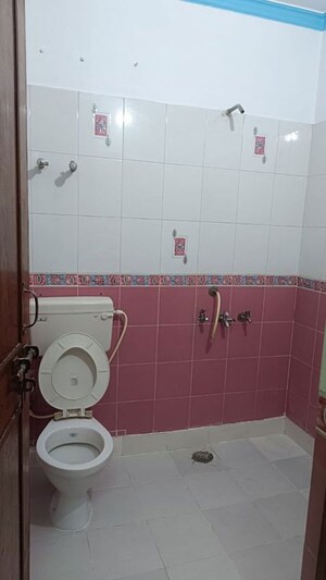 Bathroom in 6 BHK Independent House at Indira Nagar – for Rent
