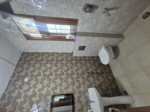 Bathroom in 1 BHK Builder Floor at Sector 31 – for Rent